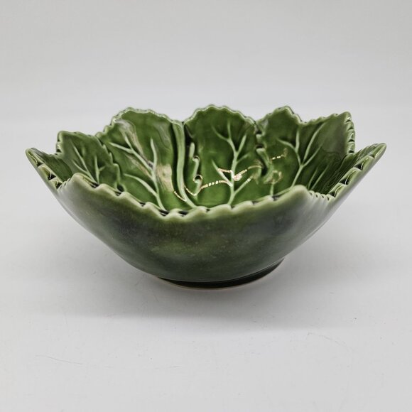 Green Leaf-Shaped Ceramic Bowl By Olfaire Portugal Microwave & Dishwasher Safe - Picture 5 of 7